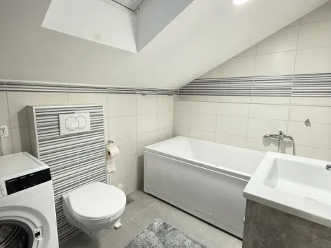 Izdavanje, trosoban stan, 90m², Zvezdara Sve Podlokacije, Beograd - image 11