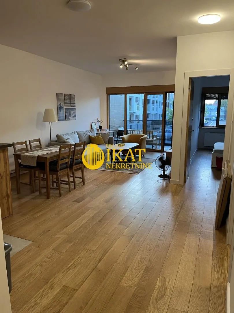 Izdavanje, dvosoban stan, 64m², Zemun Gornji Grad, Zemun Sve Podlokacije