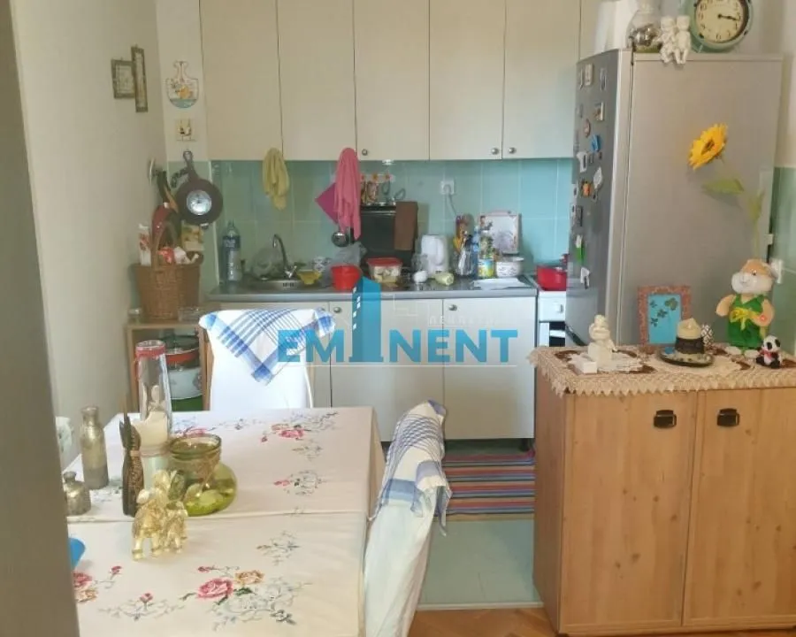 Prodaja, dvosoban stan, 60m², Vojvode Vlahovica, Beograd