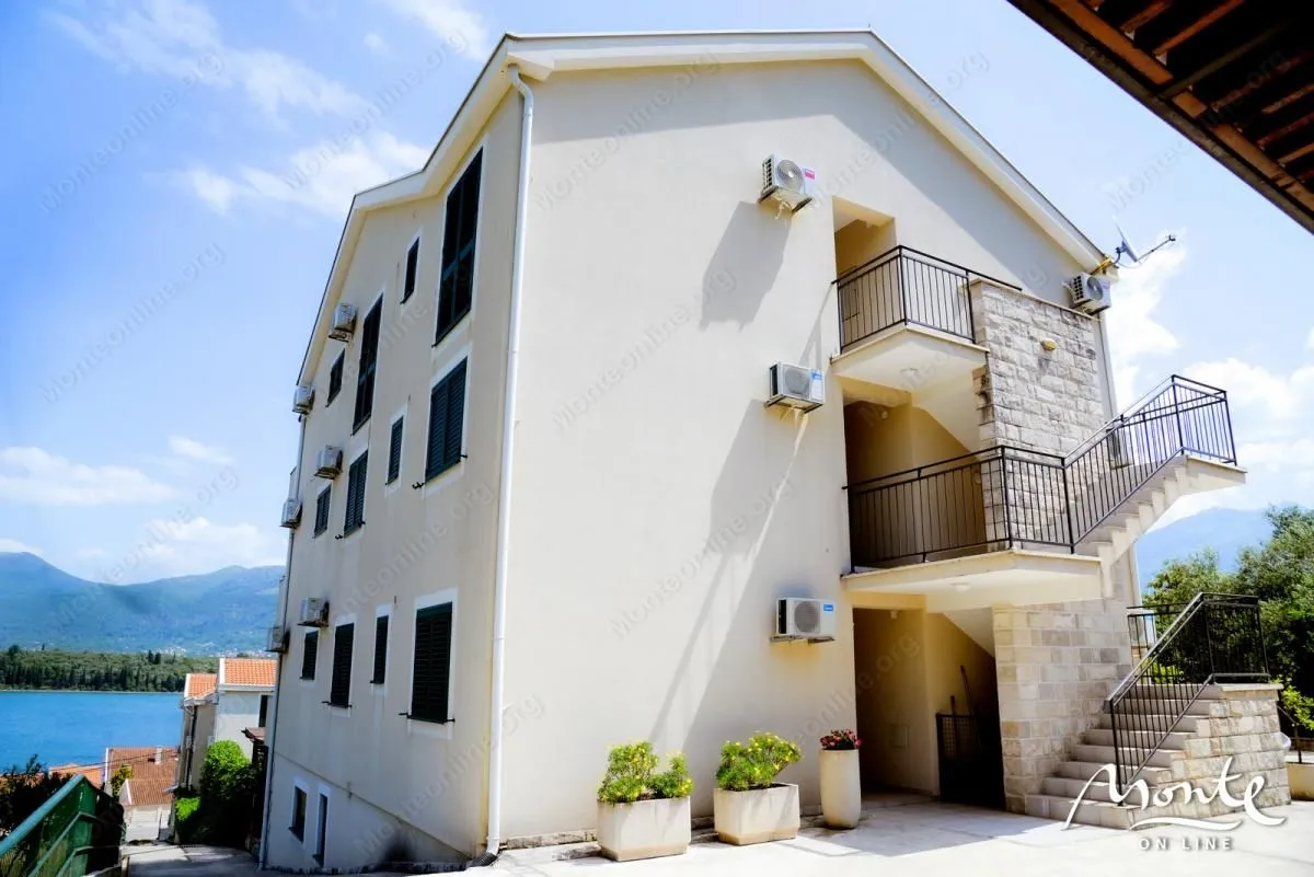 Sale, two bedroom apartment, 74m², Krašići, Tivat