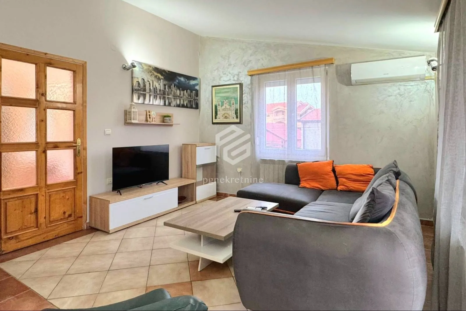 Izdavanje, trosoban stan, 130m², Zabjelo, Podgorica