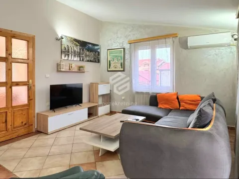 Izdavanje, trosoban stan, 130m², Zabjelo, Podgorica - image 1