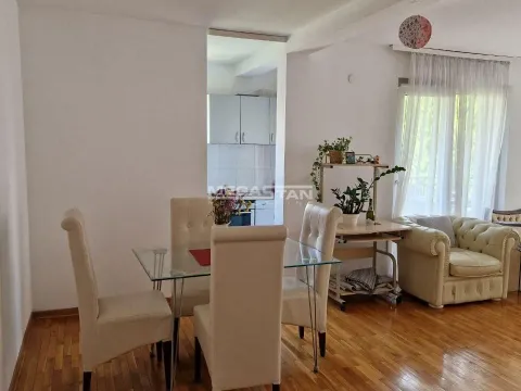 Izdavanje, trosoban stan, 83m², Južni Bulevar, Vračar Sve Podlokacije - image 3