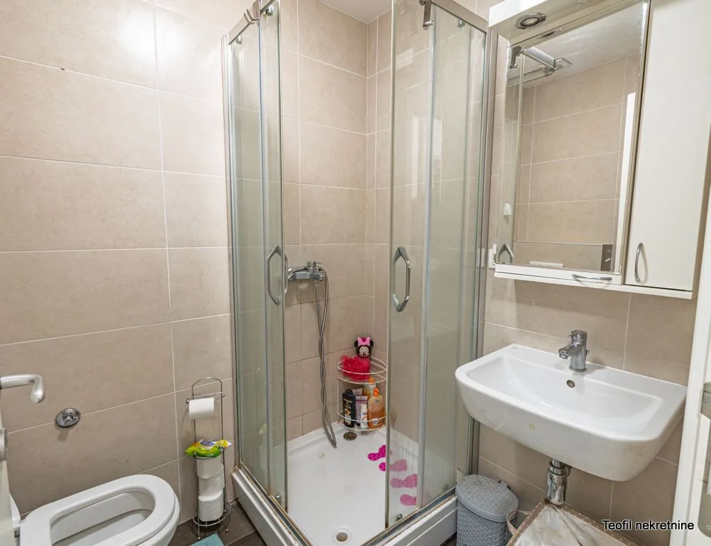 Sale, three bedroom apartment, 75m², Zemun Sve Podlokacije, Beograd