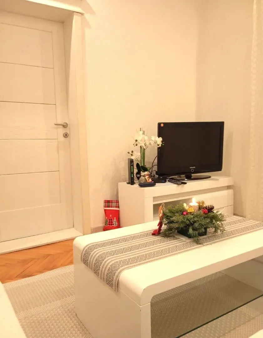 Izdavanje, jednosoban stan, 39m², Bjeliši, Bar