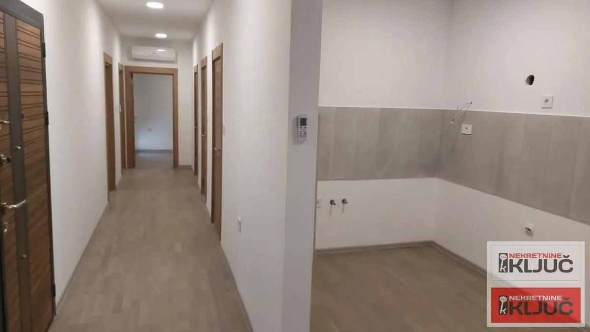 Prodaja, četvorosoban stan, 78m², Sremska Kamenica, Petrovaradin