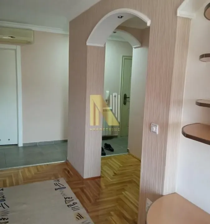Izdavanje, dvosoban stan, 51m², Grbavica, Novi Sad Sve Podlokacije