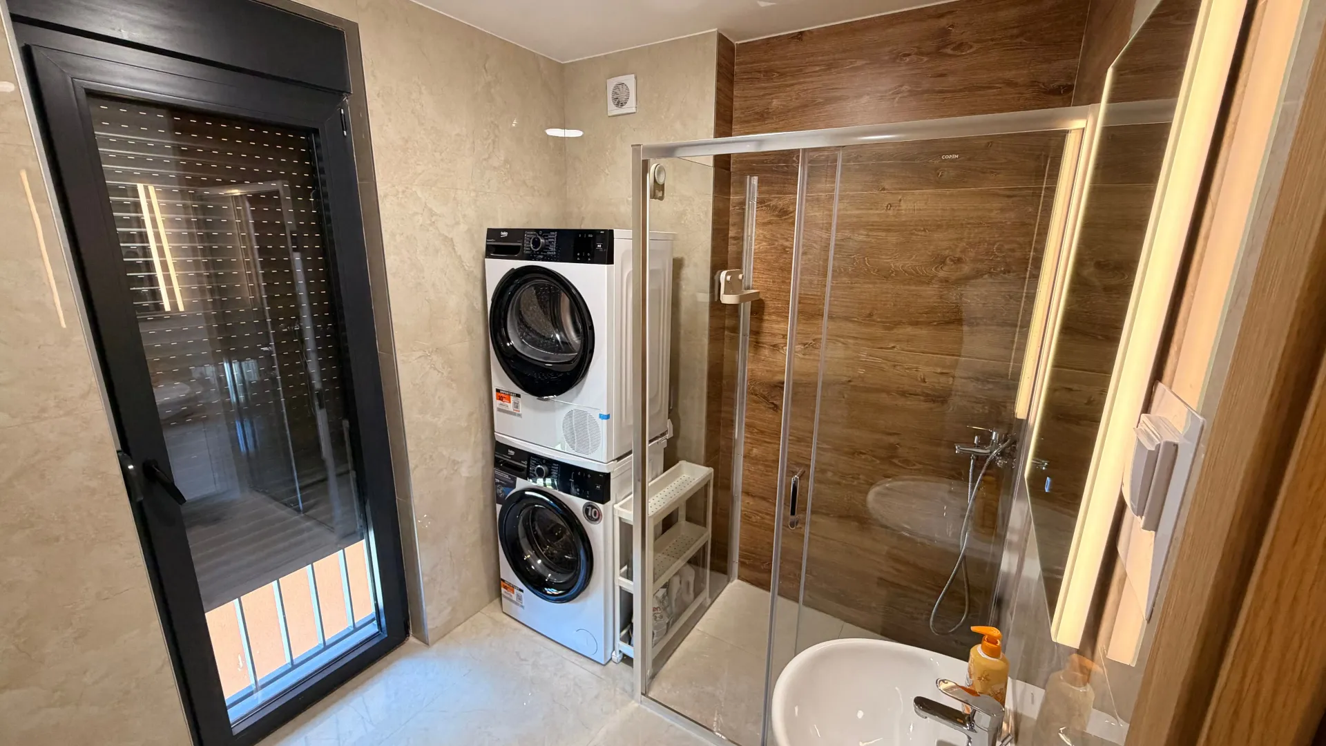 Izdavanje, jednosoban stan, 40m², Centar, Cetinje