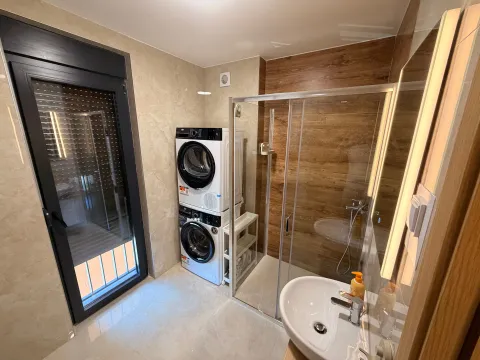 Izdavanje, jednosoban stan, 40m², Centar, Cetinje - image 7