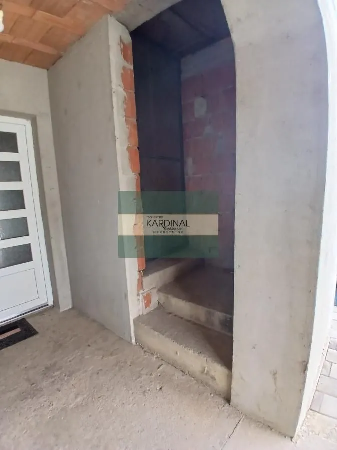 Prodaja, kuća, 316m², Trnava, Jagodina