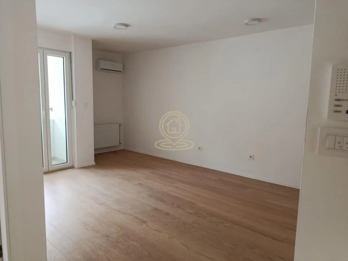 Izdavanje, jednosoban stan, 42m², Podbara, Novi Sad Sve Podlokacije