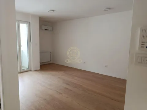 Izdavanje, jednosoban stan, 42m², Podbara, Novi Sad Sve Podlokacije - image 2