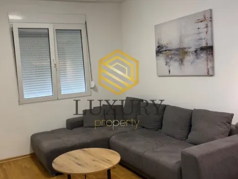 Rent, one bedroom apartment, 40m², Blok 6, Podgorica - image 2