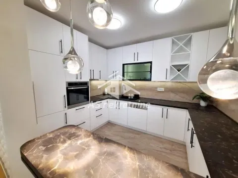 Izdavanje, četvorosoban stan, 126m², Banovo Brdo, Beograd - image 8