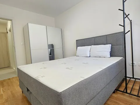 Izdavanje, jednosoban stan, 42m², Pobrežje, Podgorica - image 6