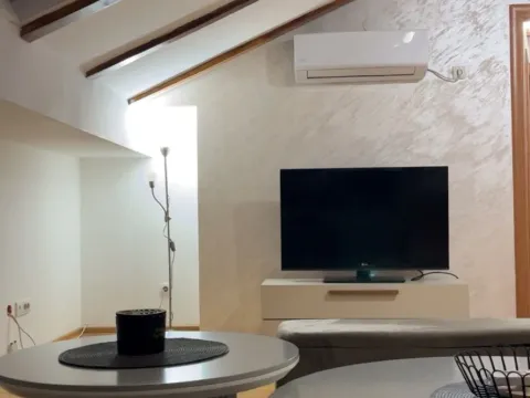 Izdavanje, dvosoban stan, 95m², Stari Aerodrom, Podgorica - image 15