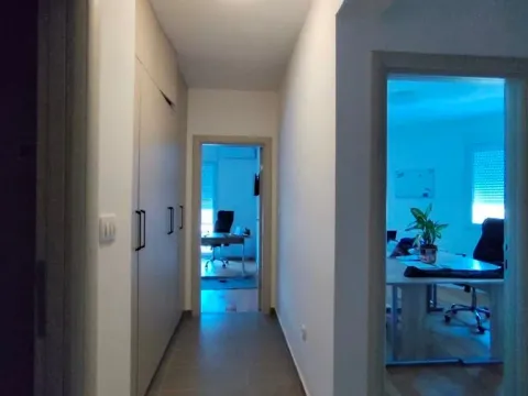 Izdavanje, dvosoban stan, 103m², Ljubović, Podgorica - image 7