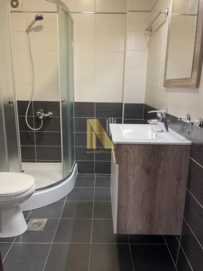 Izdavanje, trosoban stan, 66m², Podbara, Novi Sad Sve Podlokacije