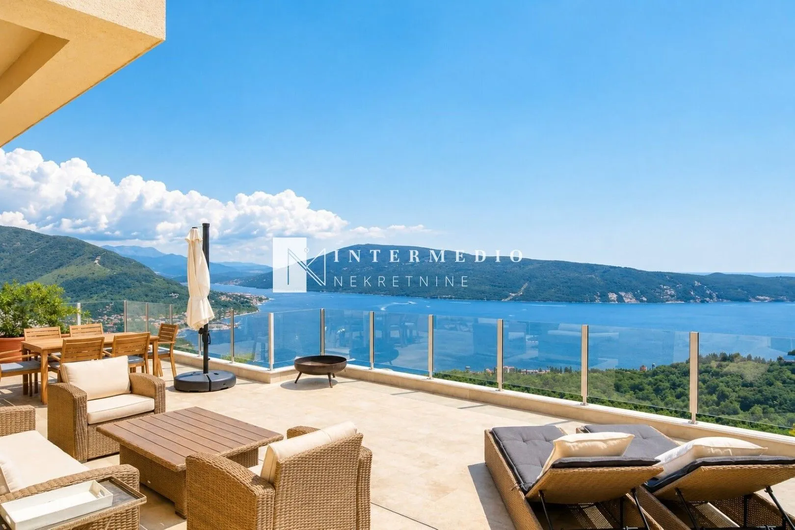Sale, house, 230m², Podi, Herceg Novi