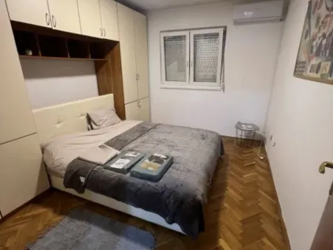 Izdavanje, jednosoban stan, 55m², Centar, Bar - image 7