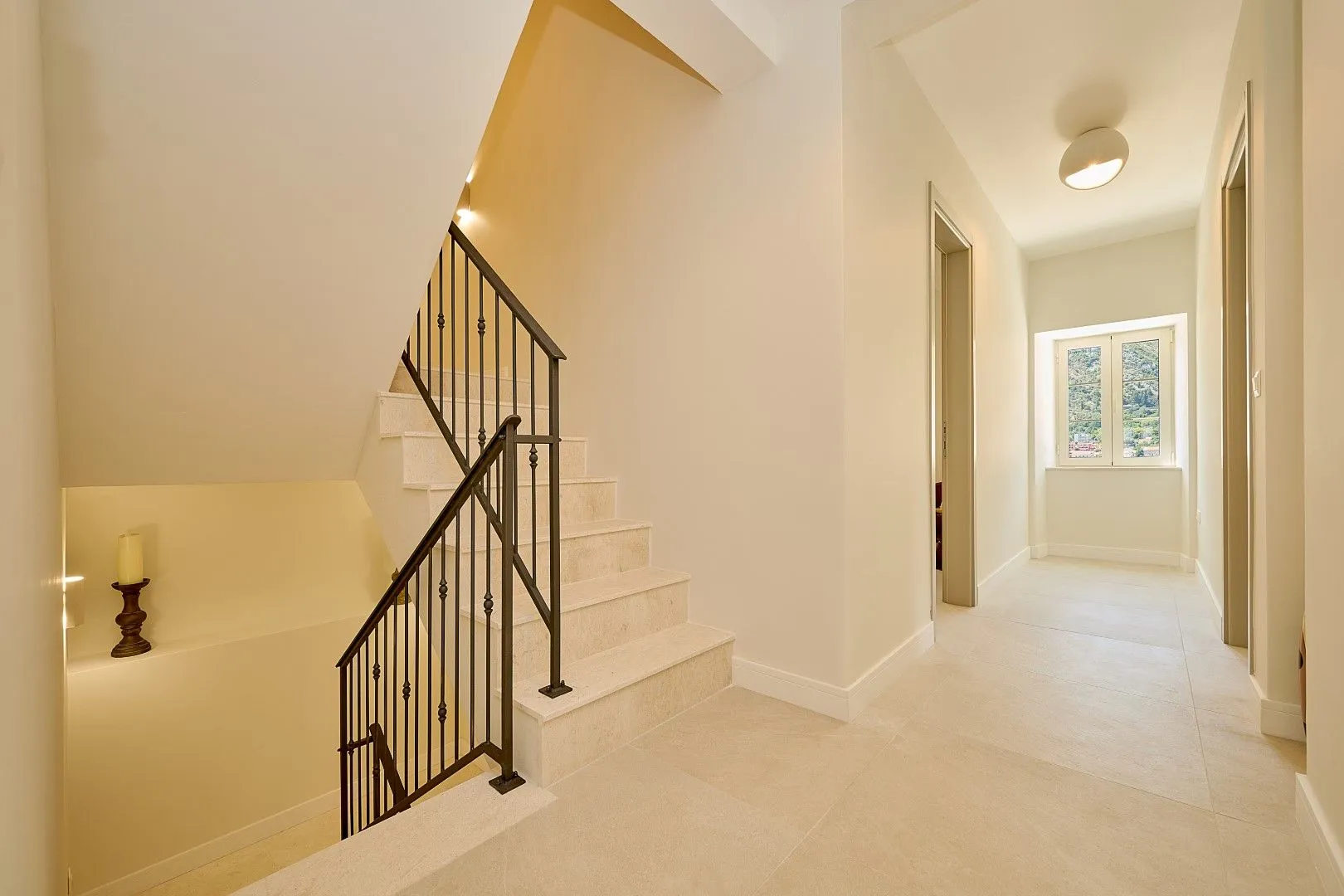 Rent, house, 200m², Dobrota, Kotor