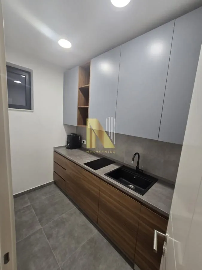 Prodaja, trosoban stan, 101m², Centar, Novi Sad