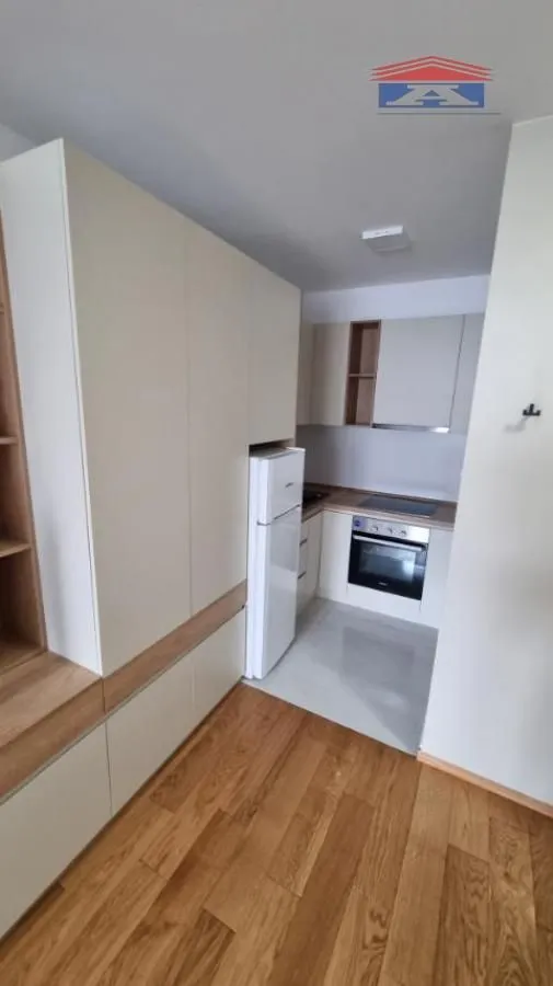Izdavanje, garsonjera, 28m², Grbavica, Novi Sad Sve Podlokacije