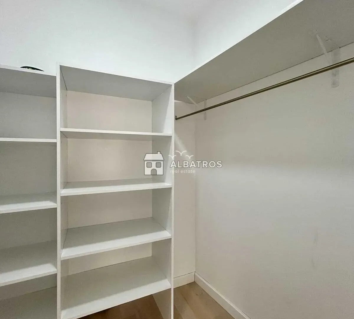Rent, one bedroom apartment, 72m², Centar, Bar