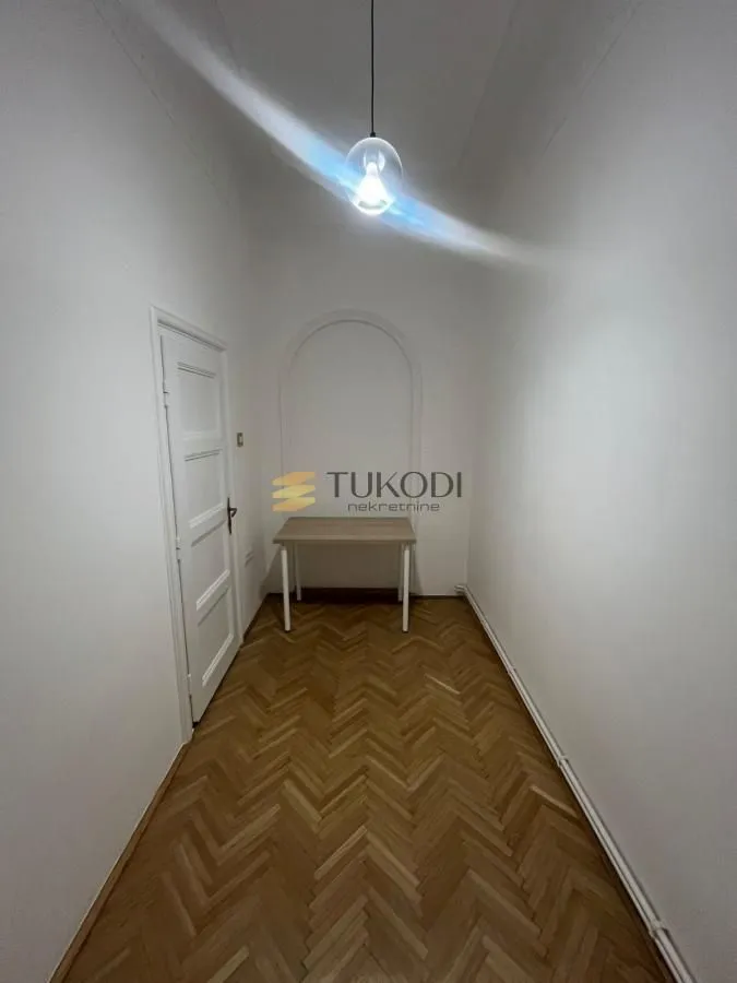 Prodaja, četvorosoban stan, 119m², Centar, Novi Sad