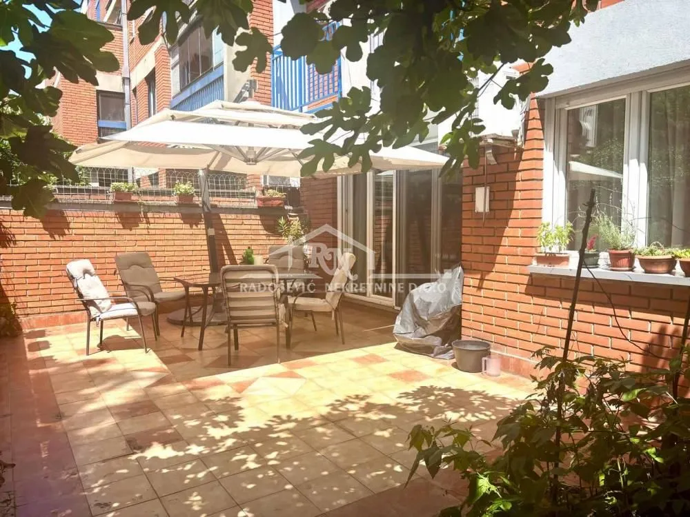 Prodaja, trosoban stan, 100m², Labudovo Brdo, Beograd