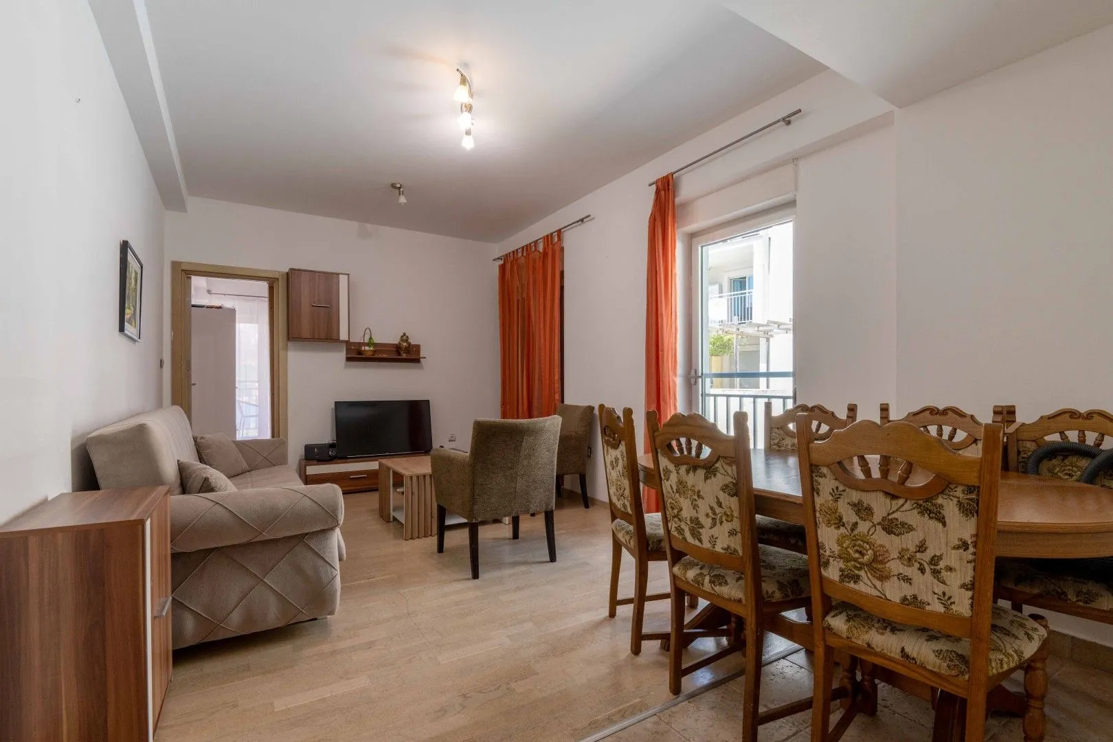 Prodaja, jednosoban stan, 50m², Dobrota, Kotor