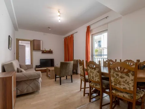 Sale, one bedroom apartment, 50m², Dobrota, Kotor - image 4