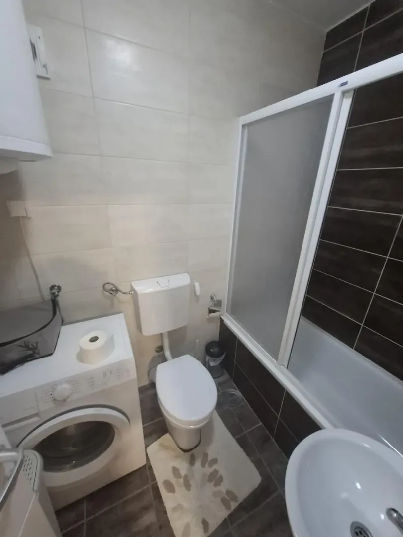 Izdavanje, dvosoban stan, 50m², Grbavica, Novi Sad Sve Podlokacije