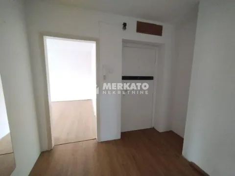 Izdavanje, dvosoban stan, 51m², Lesnina, Zrenjanin - image 5