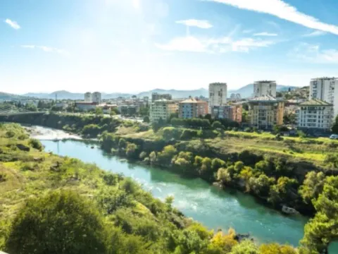 Izdavanje, jednosoban stan, 47m², Centar, Podgorica - image 5