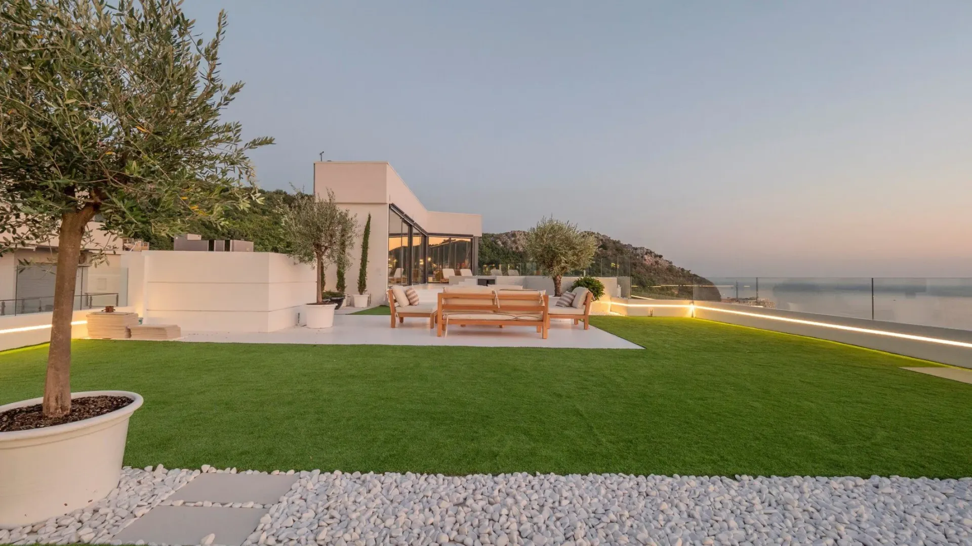 Sale, apartment, 1000m², Rafailovići, Budva