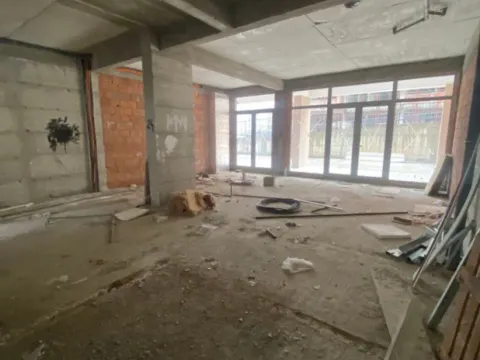 Izdavanje, poslovni prostor, 150m², Ljubović, Podgorica - image 7