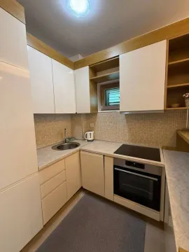 Izdavanje, dvosoban stan, 61m², Pržno, Budva - image 4
