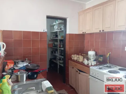 Prodaja, kuća, 101m², Sremska Kamenica, Petrovaradin - image 10
