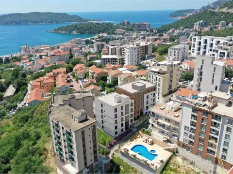 Sale, one bedroom apartment, 43m², Bečići, Budva - image 1