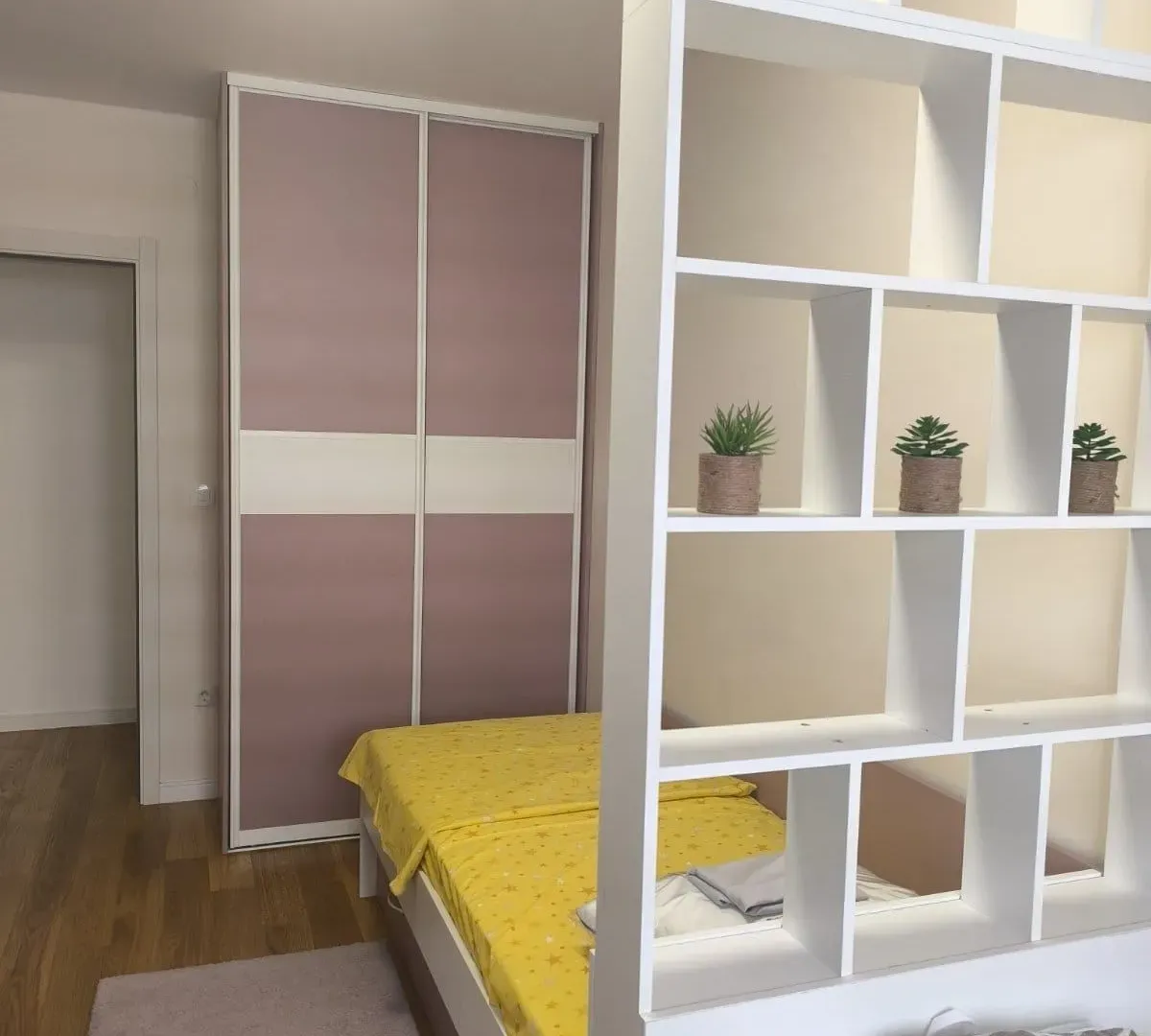 Izdavanje, dvosoban stan, 70m², Central Point, Podgorica