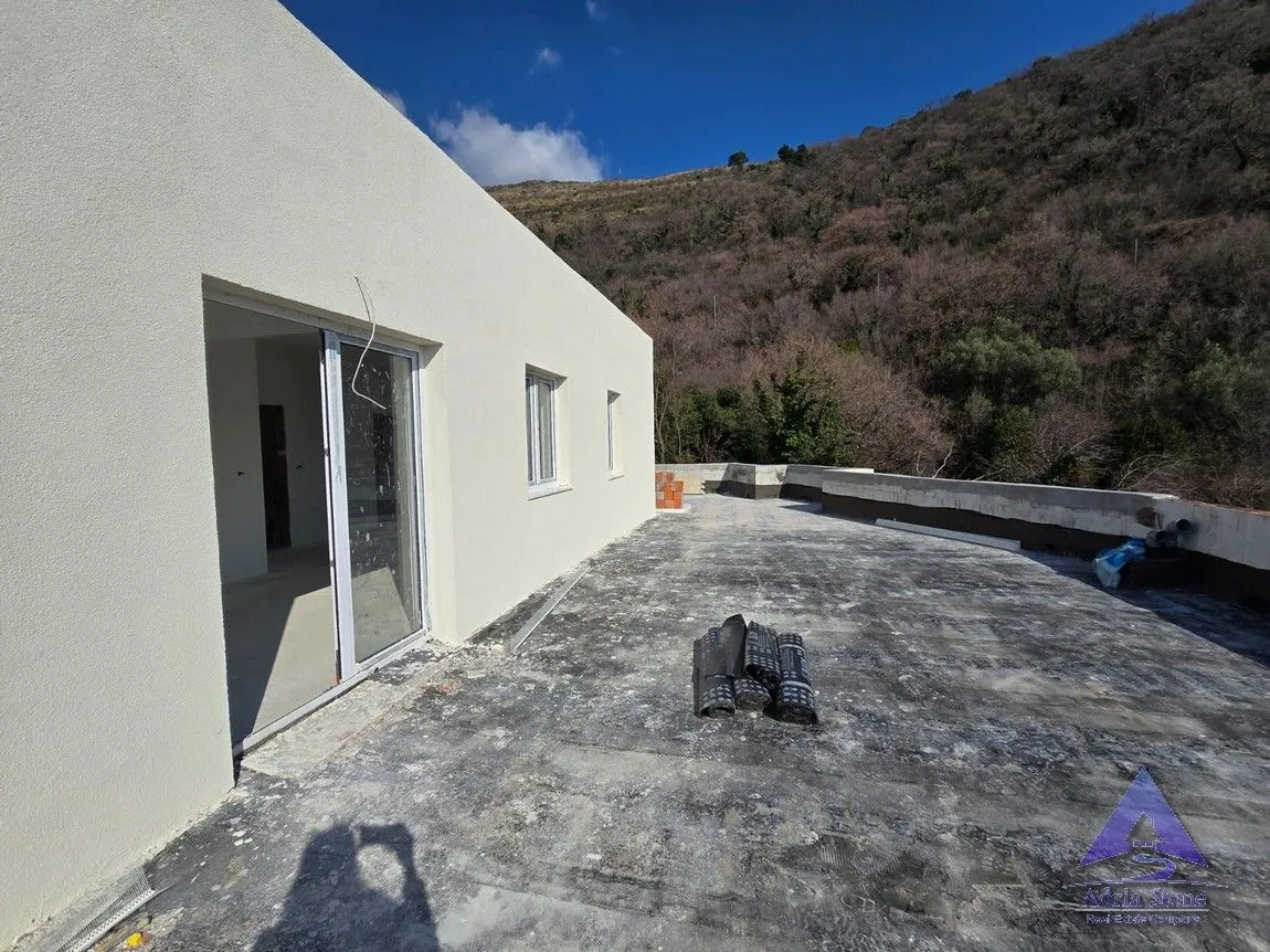 Sale, two bedroom apartment, 75m², Petrovac, Budva