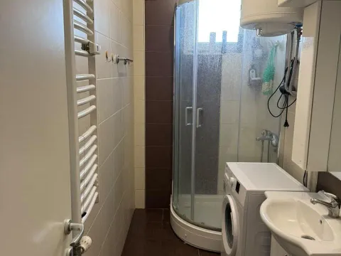 Izdavanje, trosoban stan, 50m², Slavujev Venac, Zvezdara Sve Podlokacije - image 14