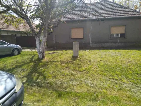 Prodaja, kuća, 130m², Taraš, Zrenjanin