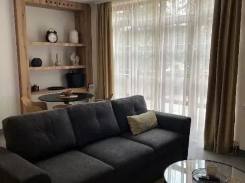 Izdavanje, jednosoban stan, 70m², Vračar Hram, Vračar Sve Podlokacije