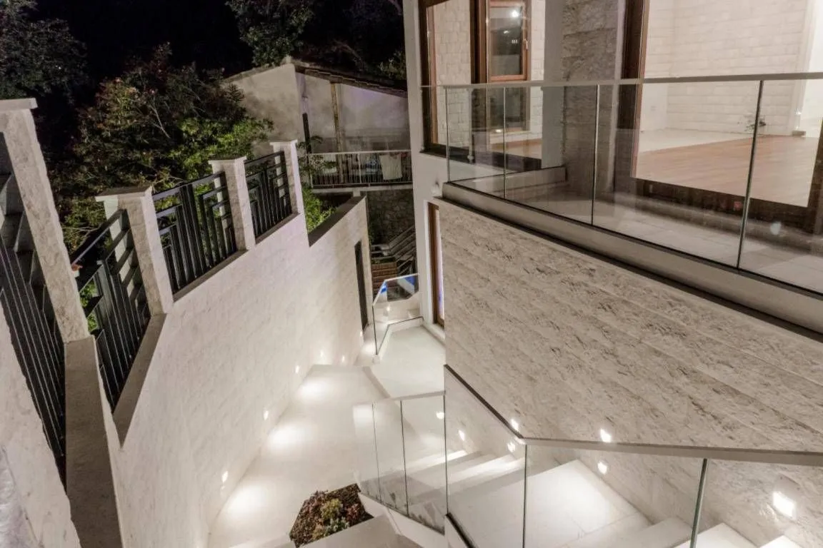 Sale, house, 285m², Perazića do, Budva