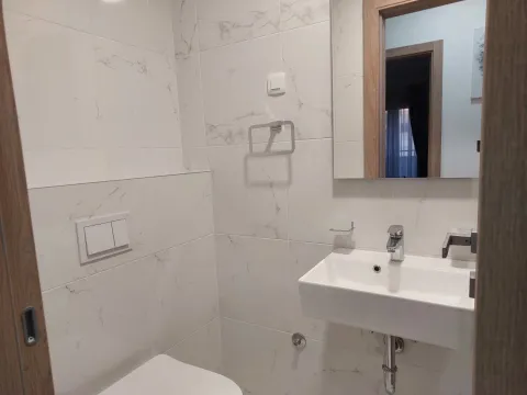 Izdavanje, dvosoban stan, 70m², Master Kvart, Podgorica - image 9