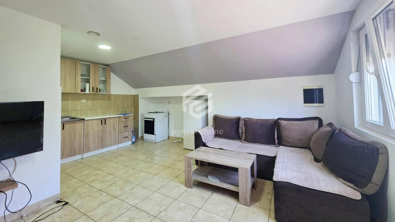 Izdavanje, jednosoban stan, 45m², Momišići, Podgorica