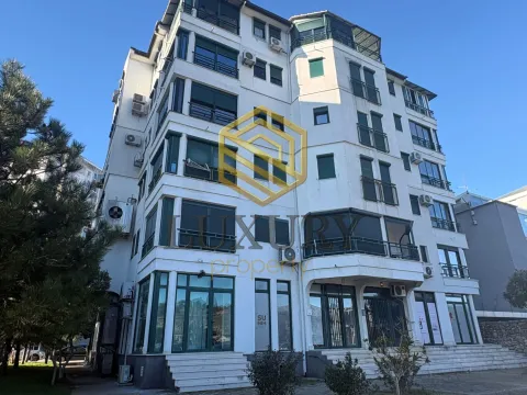 Izdavanje, poslovni prostor, 160m², Obala Morače, Podgorica - image 1