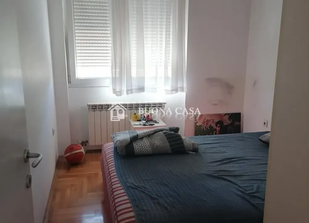 Izdavanje, jednosoban stan, 45m², Šumice, Beograd